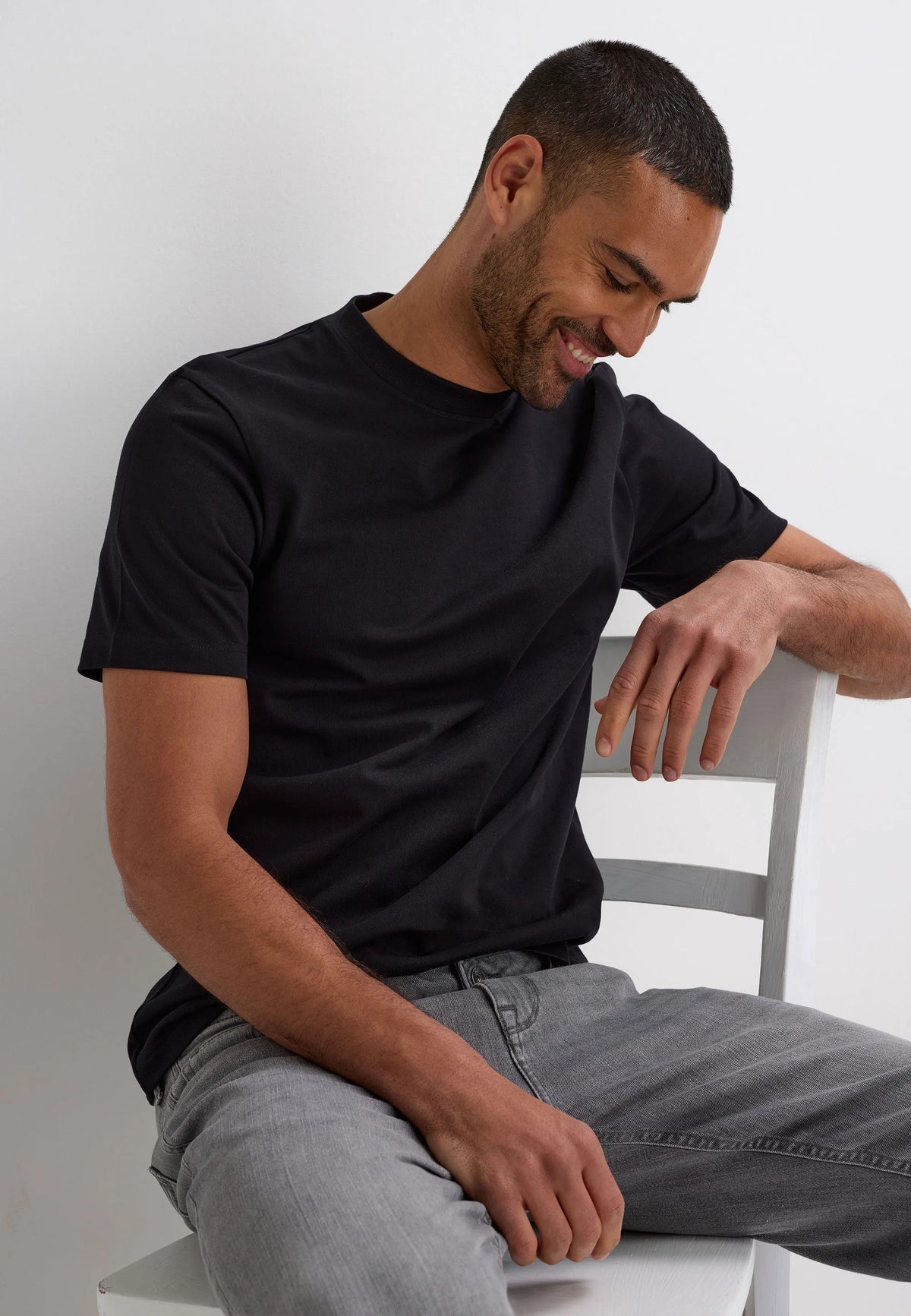 Mens Black Plain Relaxed Fit Crew T-shirt