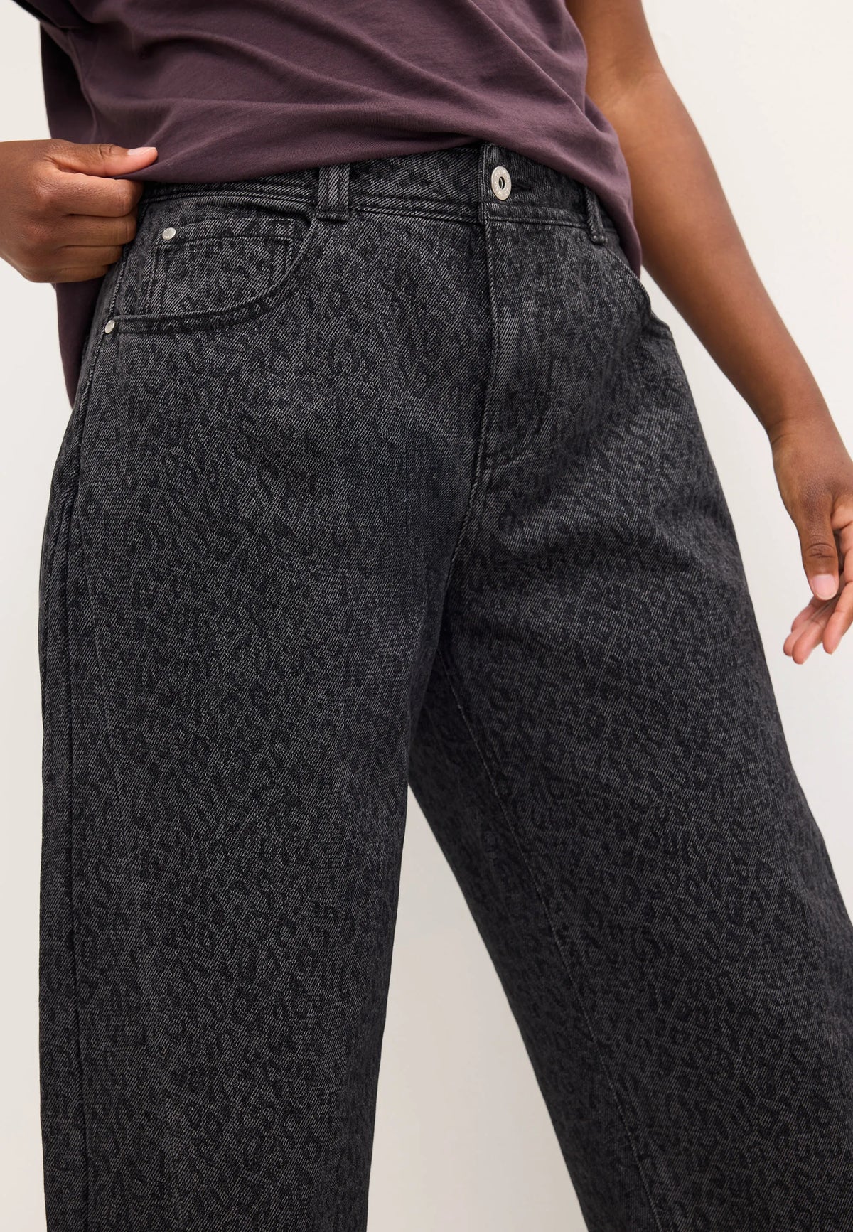 Womens Grey Leopard Print Barrel Jeans