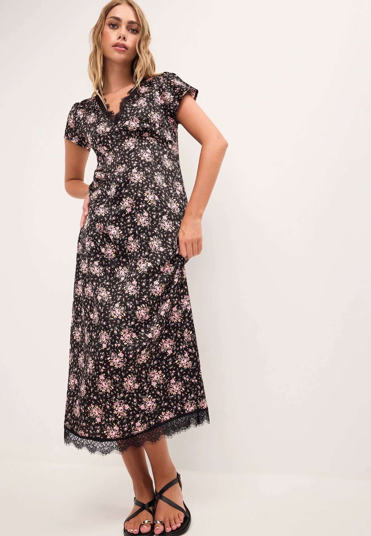Womens Black Floral V-Neck Lace Trim Dress