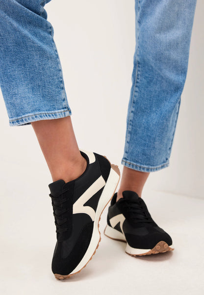 Womens Black Stripe Retro Runner Trainers